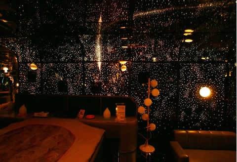 Los mejores 'hoteles del amor' de Japón: del vagón de metro a la consulta del doctor (fotos)