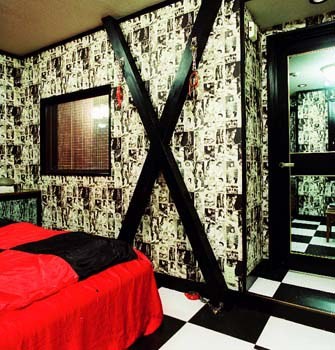 Los mejores 'hoteles del amor' de Japón: del vagón de metro a la consulta del doctor (fotos)