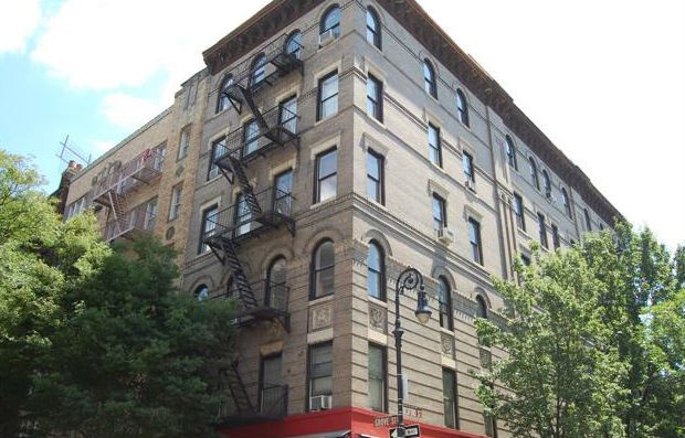 15 edificios anónimos convertidos en lugar de culto para los amantes de las series de tv