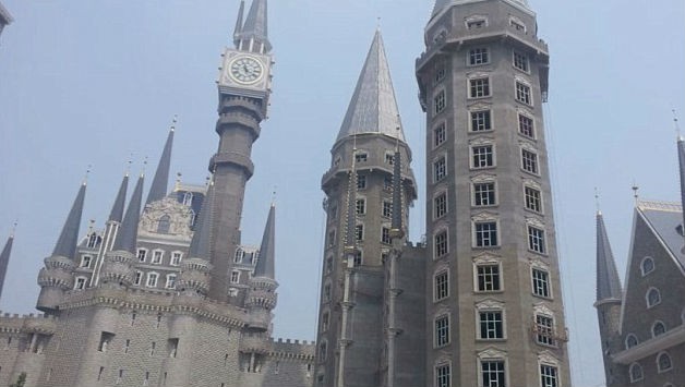Una universidad China ‘copia’ el castillo de harry potter para instalar en él su campus