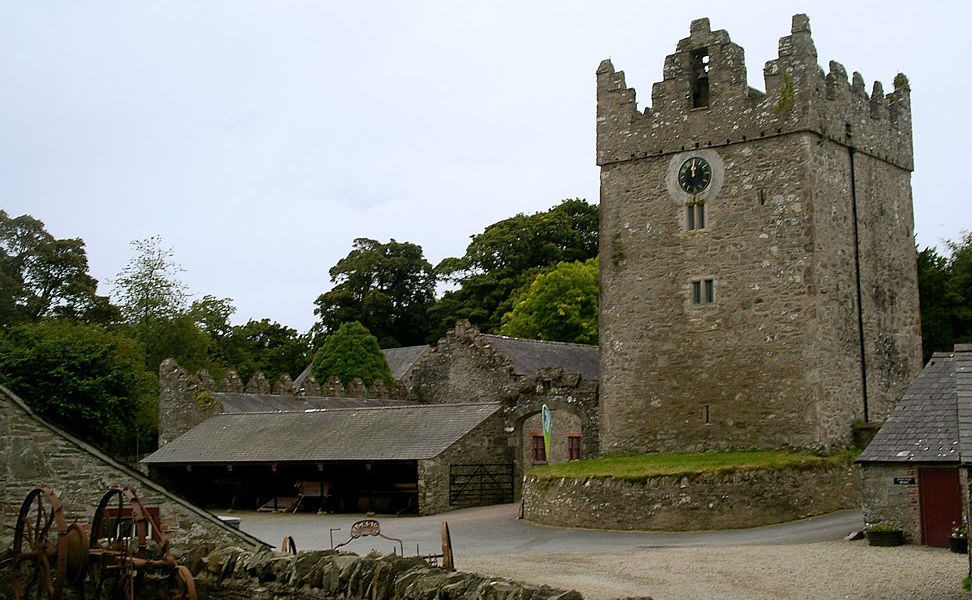 15 edificios anónimos convertidos en lugar de culto para los amantes de las series de tv