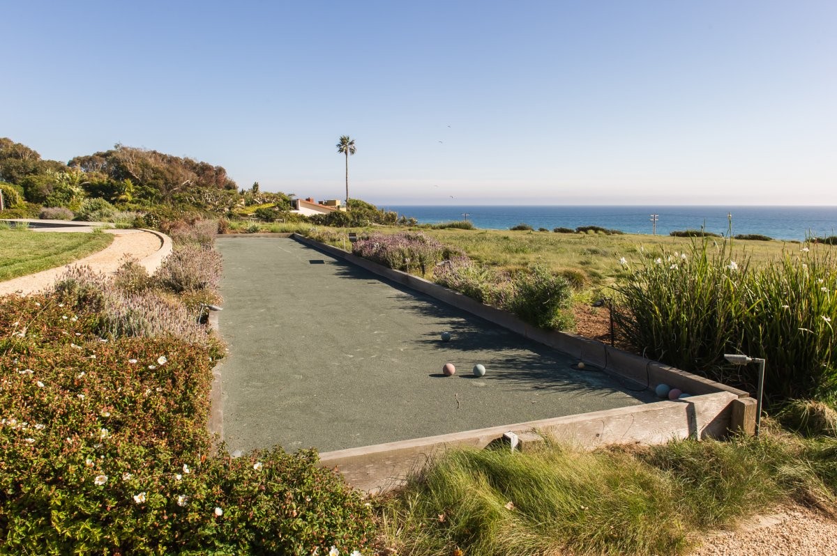 theres-a-bocce-court