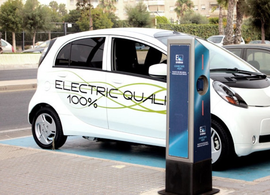 ¿Estamos preparados para los coches eléctricos? Ventajas y desventajas de la movilidad sostenible (vídeo)