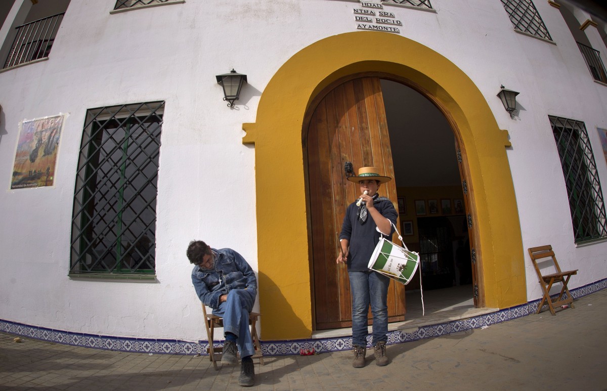 La Blanca paloma cotiza a la baja: la crisis ha abaratado los alquileres en el rocío hasta un 30%