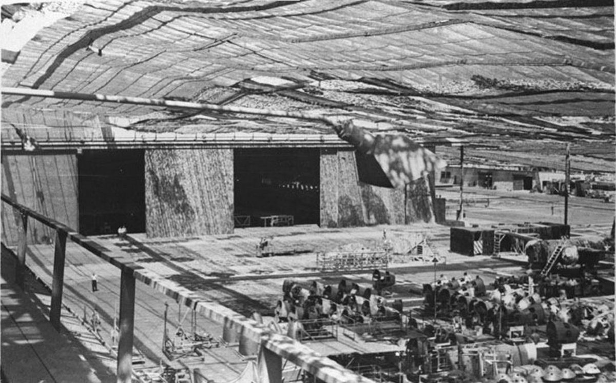 El falso barrio que sirvió para ocultar la fábrica de aviones con la que eeuu ganó la segunda guerra mundial (fotos)