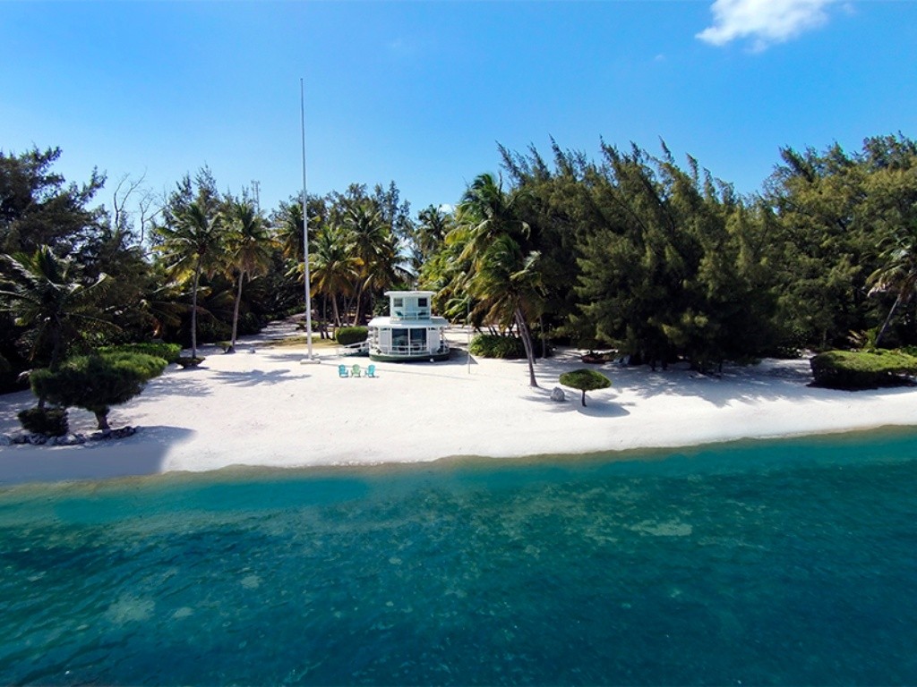 Casas de ensueño: una paradisíaca mansión-barco con playa privada y vistas al atlántico