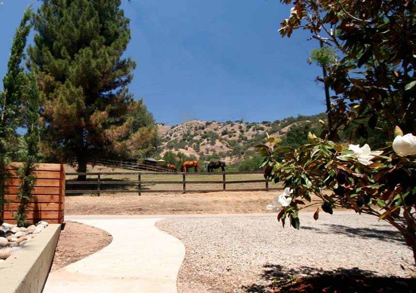 kaweah_falls_street2