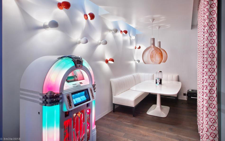 luxury-modern-villa-on-cap-dantibes-27