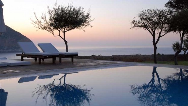 Hoteles con encanto: lujo rural sobre un acantilado para disfrutar de los atardeceres de mallorca