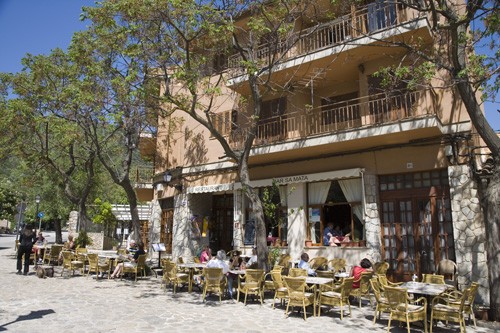 Los propietarios en Baleares deberán pedir permiso a los vecinos para alquilar su casa en vacaciones