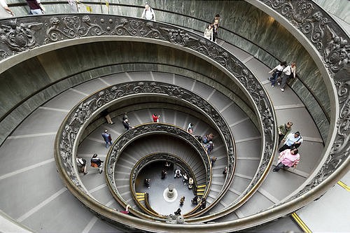 Consejos económicos para ‘sobrevivir’ a tu comunidad de vecinos