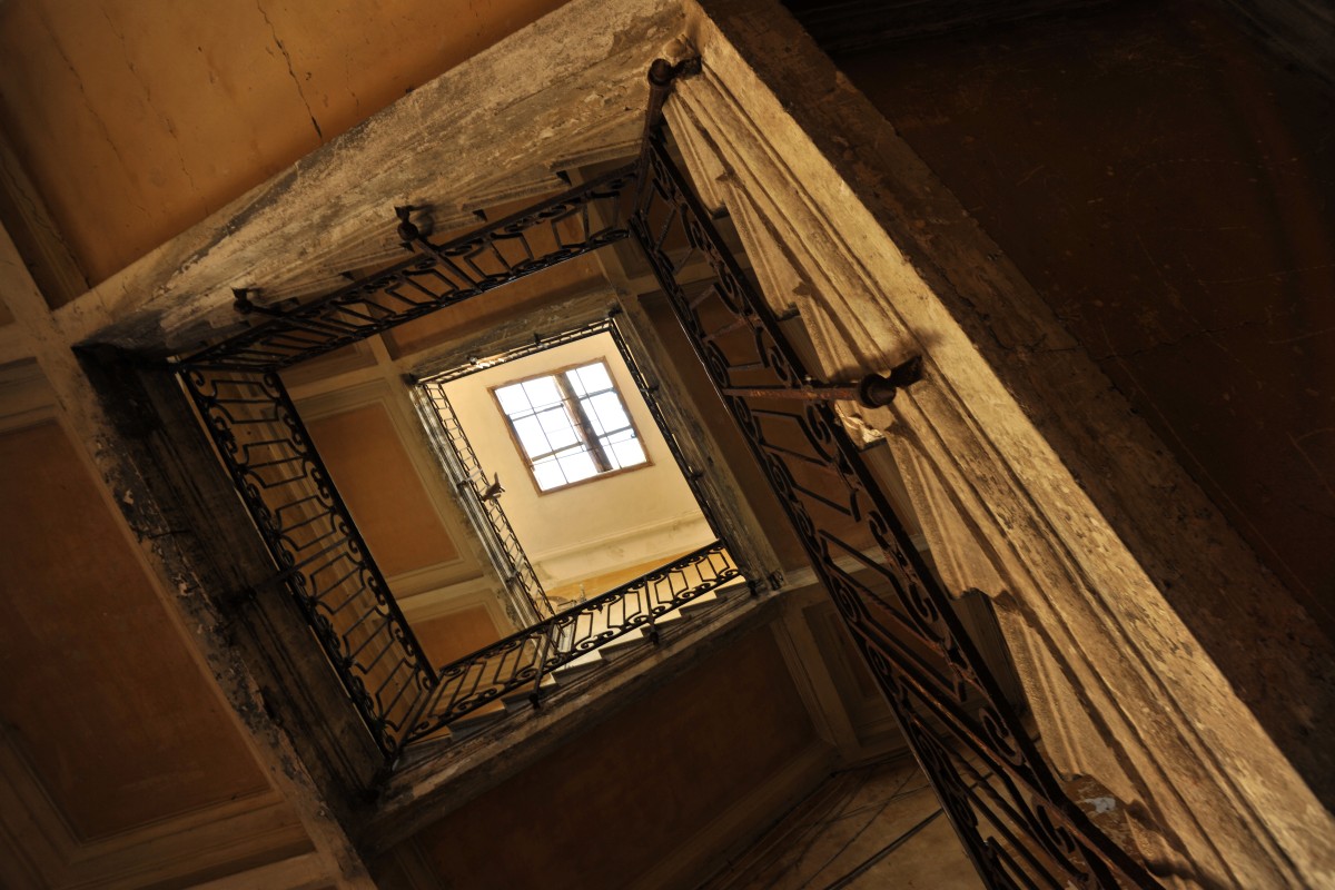 Dónde, cómo y cuánto cuesta instalar un ascensor en las comunidades en las que no hay hueco en la escalera