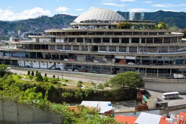 La Torre de Babel existe: está en Venezuela y lleva 60 años siendo una “utopía fracasada”