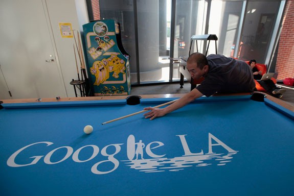 Billares, cápsulas para la siesta y mascotas, así motiva Google a sus trabajadores (fotos)