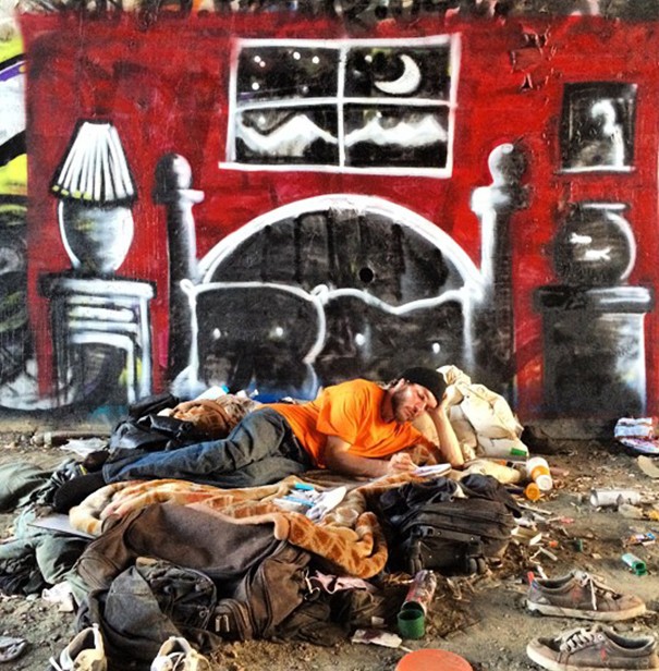 El artista que pintaba casas imaginarias para los 'sin techo' (fotos)