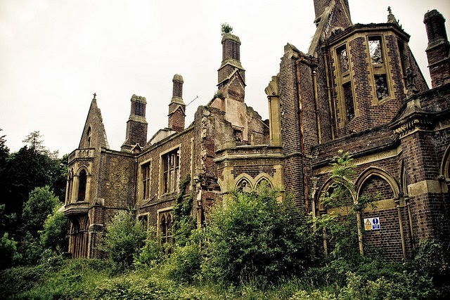 ¿Te crees muy valiente? 13 edificios abandonados en los que no te gustaría pasar la noche de Halloween (fotos)