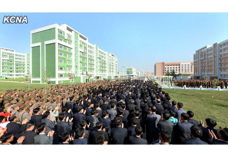 La fiebre del ladrillo llega a Corea del Norte (fotos)