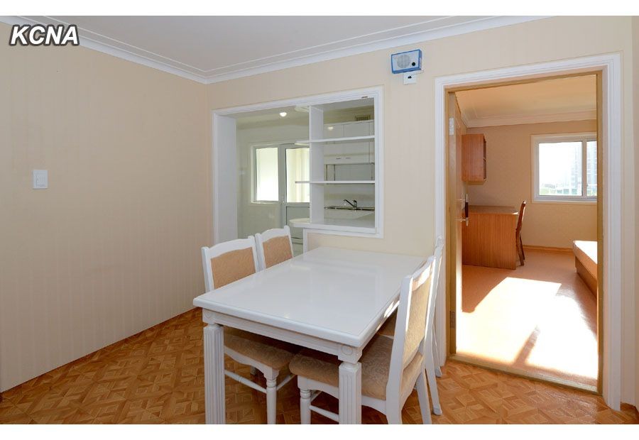 La fiebre del ladrillo llega a Corea del Norte (fotos)