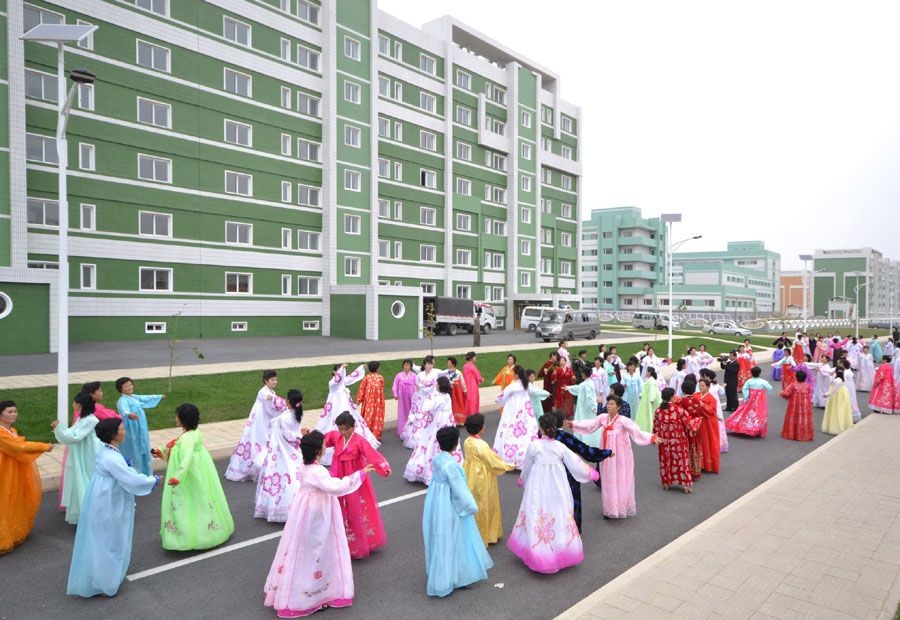 La fiebre del ladrillo llega a Corea del Norte (fotos)