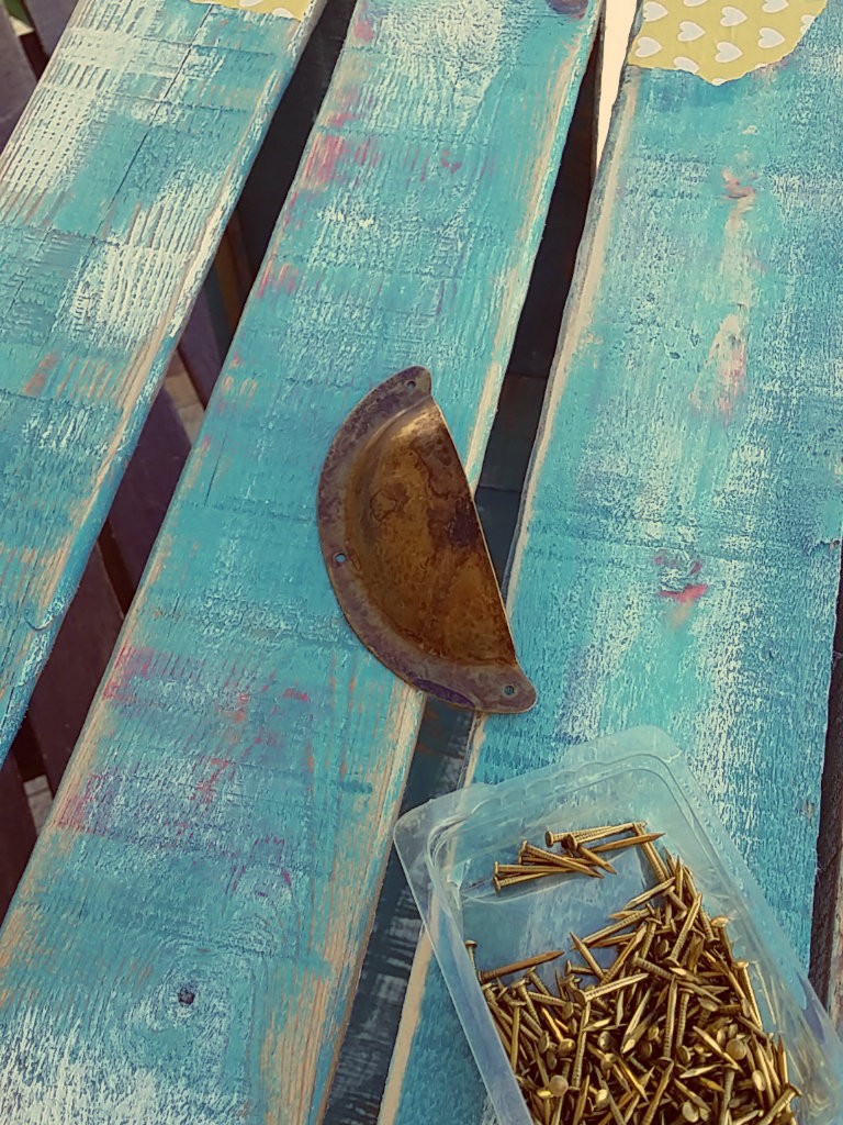 ‘Do It Yourself’ 01: cómo convertir una antigua caja de madera en un original cajón de almacenaje 