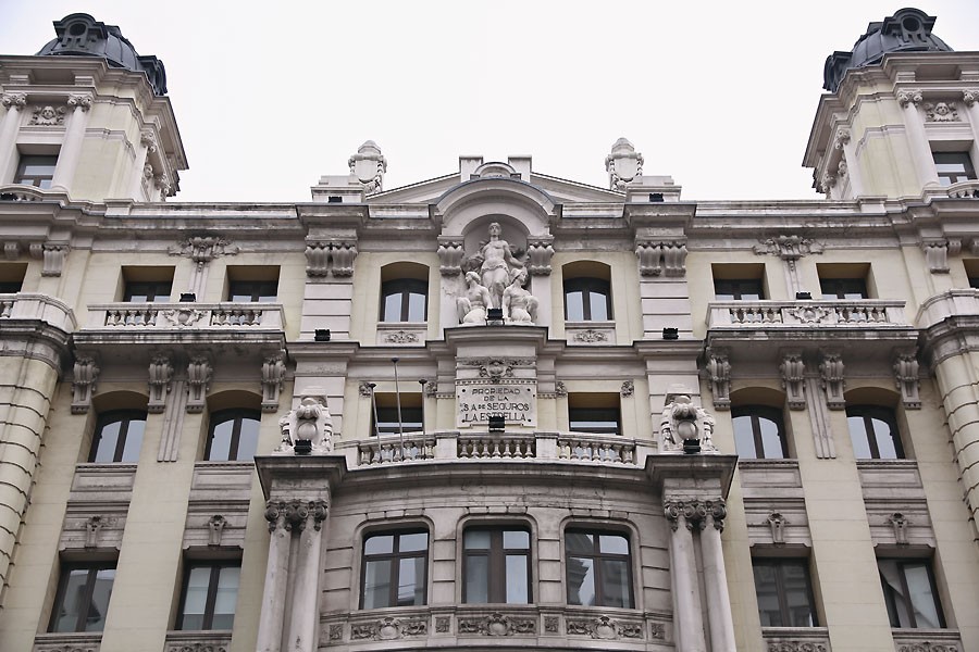edificio número 10 de la Gran Vía de Madrid (foto: Luis Manzano/ Idealista News)