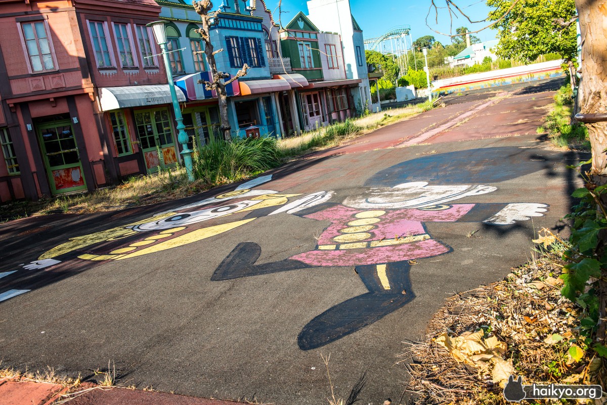 Se vende copia perfecta y abandonada de ‘Disneyland’ por 5 millones de euros (fotos)
