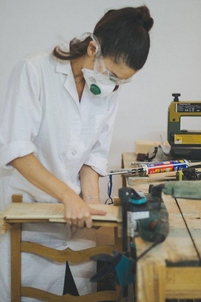 ‘Do it yourself’ 04: cómo convertir una silla antigua en una moderna estantería