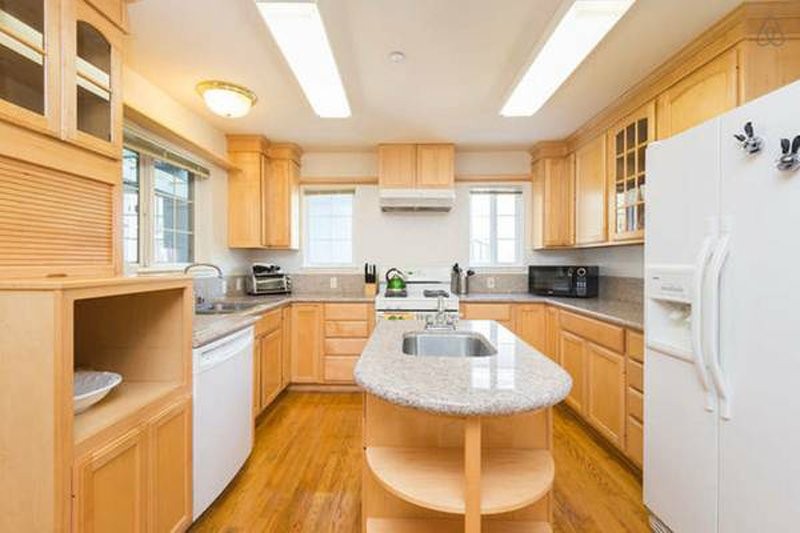 the-kitchen-has-lots-of-storage-space