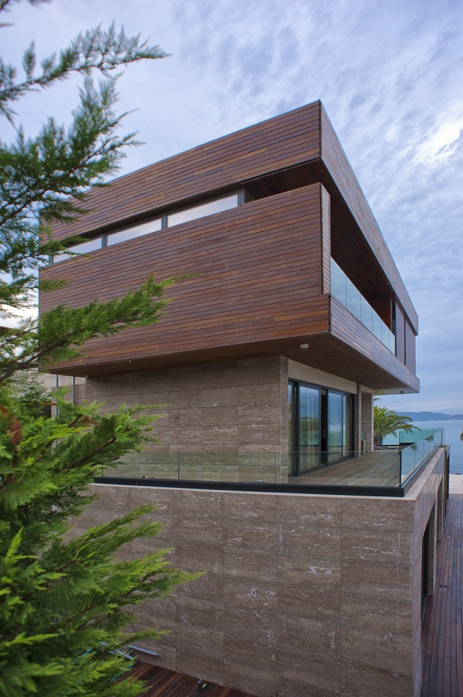 546d4fbce58ece3d87000060_touristic-villa-s-m-l-studio-synthesis_36-665x1000