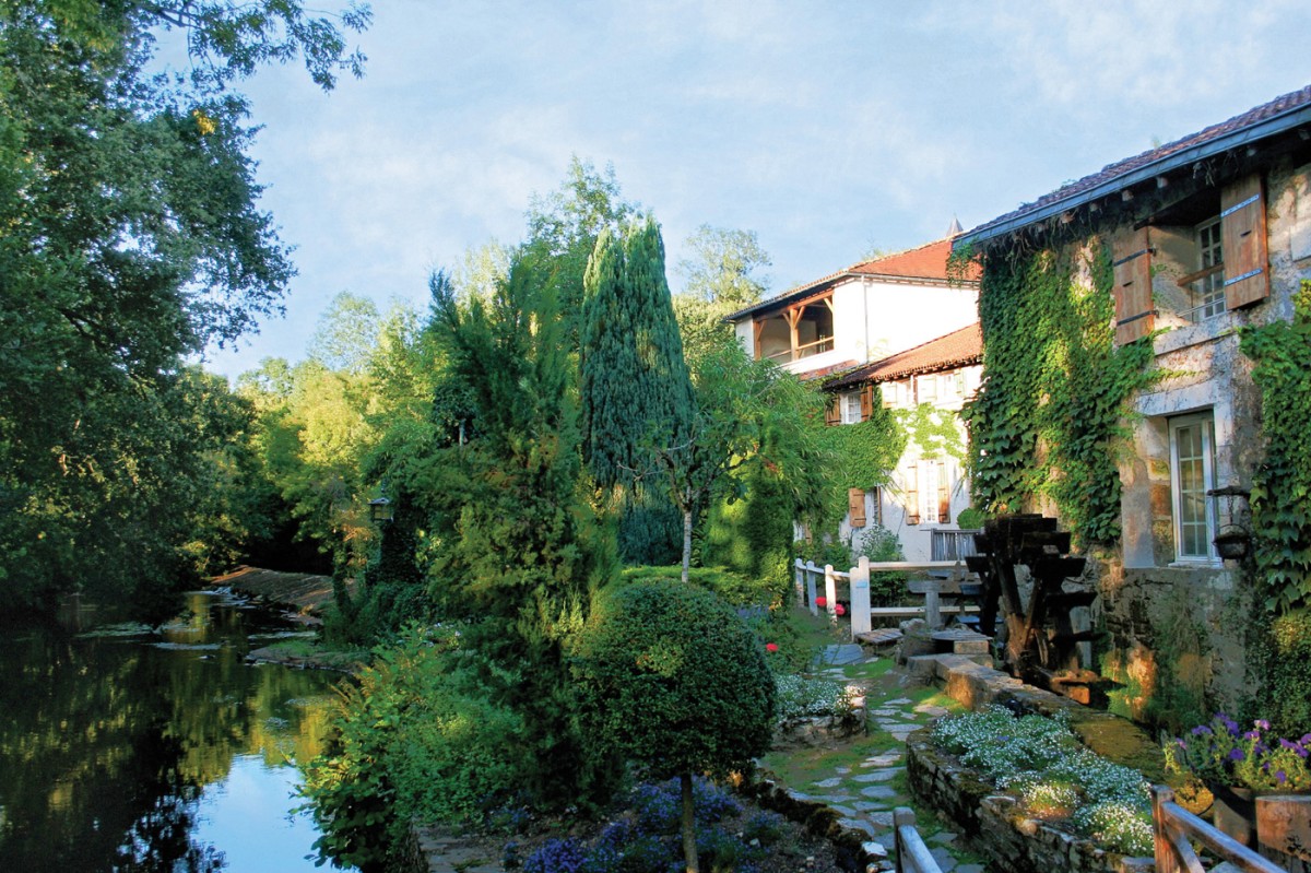 hotel-moulin_du_roc1