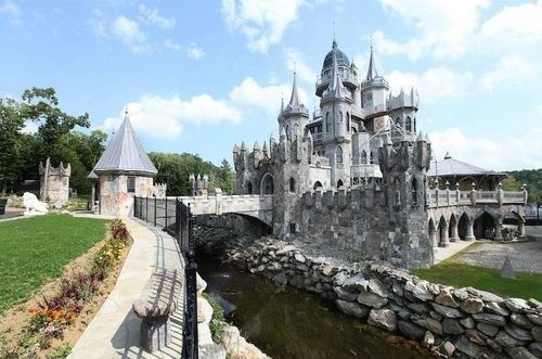 Casas de ensueño: el castillo de la bruja mala de los cuentos de hadas y princesas (fotos)
