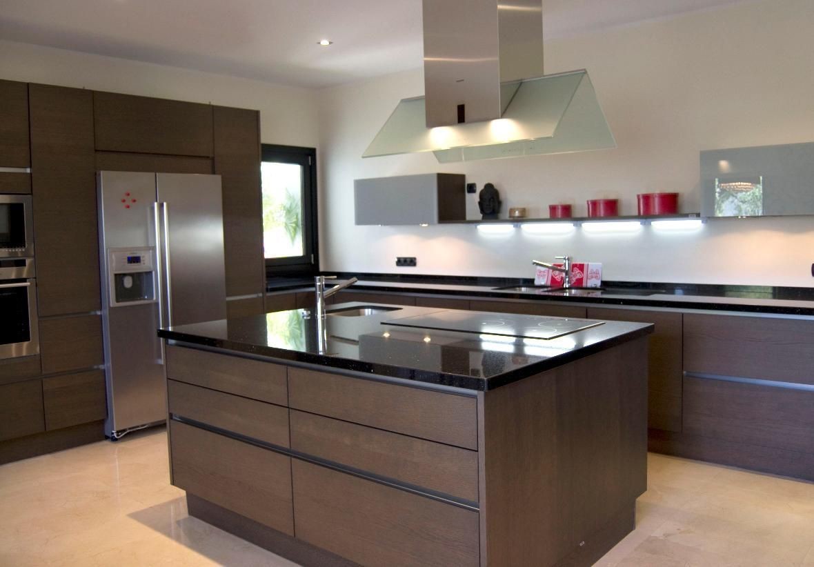 Cocina moderna en chalet en venta en Benahavís. Málaga