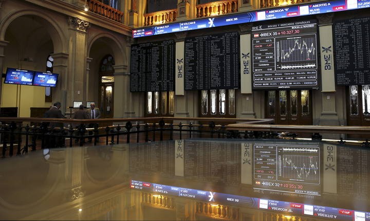 La prima de riesgo baja por primera vez de los 100 puntos desde hace casi 5 años