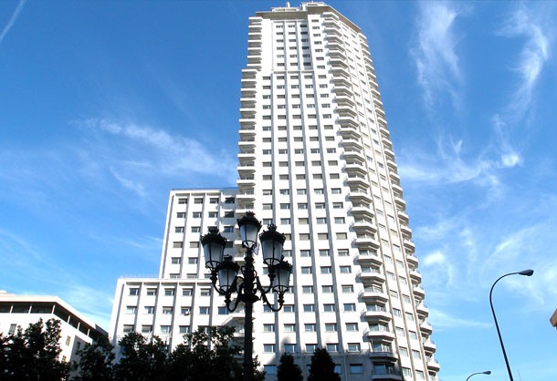 Metrovacesa alquila a Barceló nueve plantas de la Torre Madrid en Plaza España