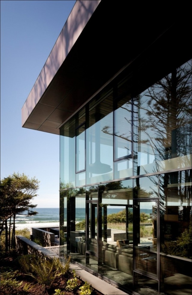 360-house-16-640x986