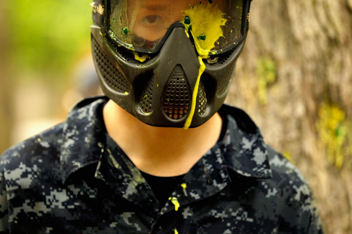 La desesperación por encontrar trabajo lleva a 10.000 personas a inscribirse en una oferta para ser ‘blanco humano’ en un paintball