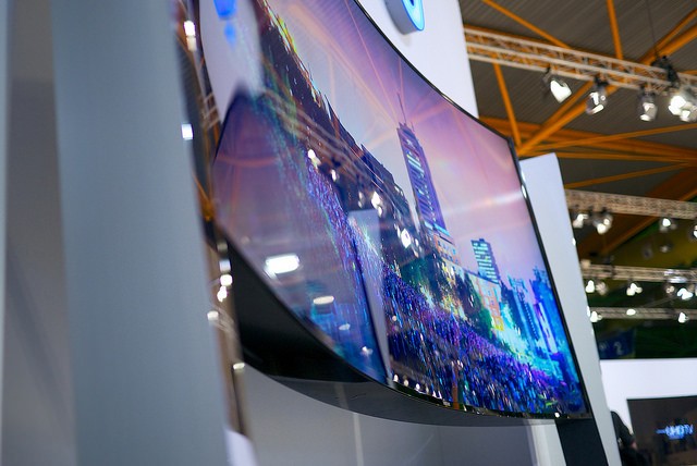 ¿Curvo? ¿Inteligente? ¿4K? Así será el próximo televisor que reine en el salón de tu casa