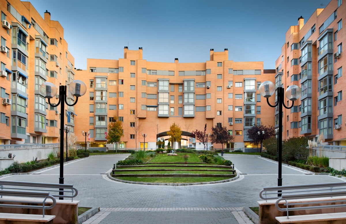 Hispania compra un edificio de 284 viviendas en alquiler en Madrid por 61 millones (fotos)