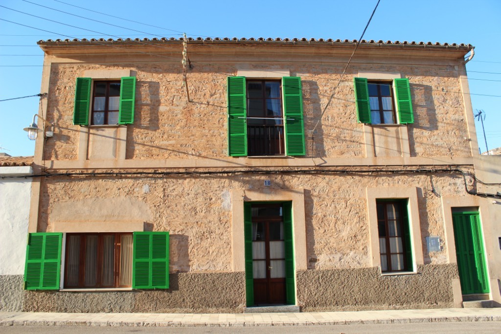 El fin del veto al alquiler de ‘casas de pueblo’ en Baleares duplicará la oferta de viviendas turísticas