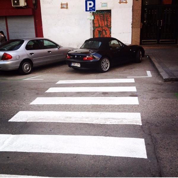 Pasos de cebra a ninguna parte: 20 ejemplos de urbanismo sin sentido en las ciudades españolas