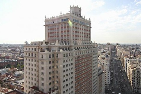 Las 300 viviendas del Edificio España rondarán entre los 4.000 y los 14.000 euros el m2