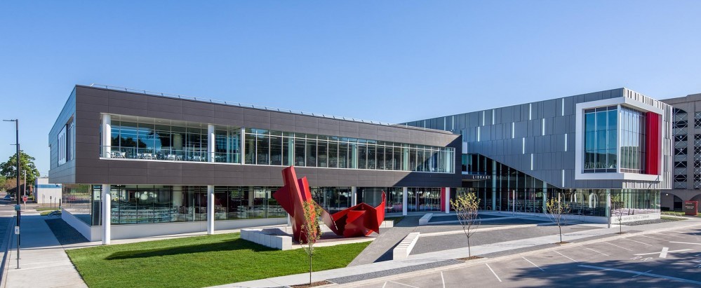 Las bibliotecas vuelven a estar de moda: seis ejemplos de diseños innovadores en EEUU