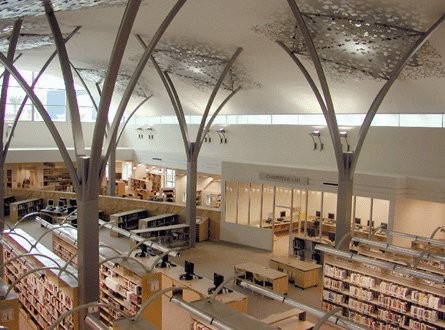 Las bibliotecas vuelven a estar de moda: seis ejemplos de diseños innovadores en EEUU