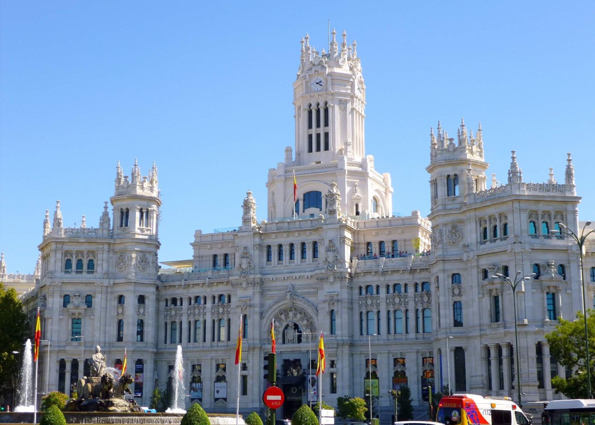 De paralizar desahucios a subir impuestos a las rentas más altas: los planes de Manuela Carmena para Madrid