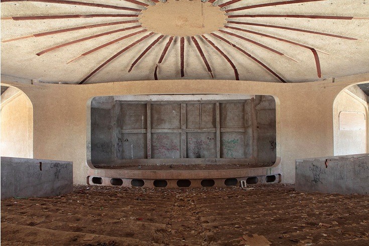 La belleza y decadencia de los cines perdidos de África