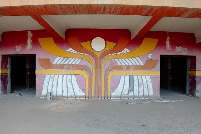 La belleza y decadencia de los cines perdidos de África