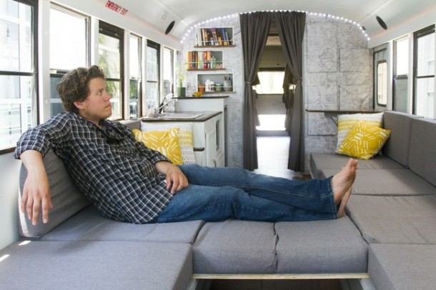 Cuatro ideas para convertir un autobús viejo en una casa rodante
