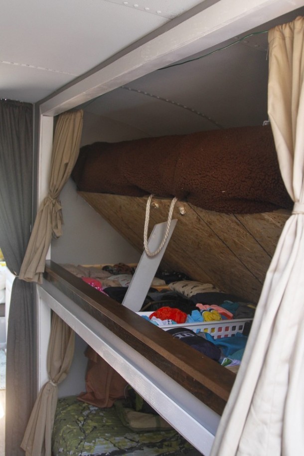 Cuatro ideas para convertir un autobús viejo en una casa rodante
