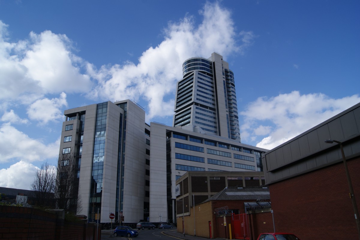 Este edificio es un peligro: rascacielos que achicharran coches y otros despropósitos inmobiliarios