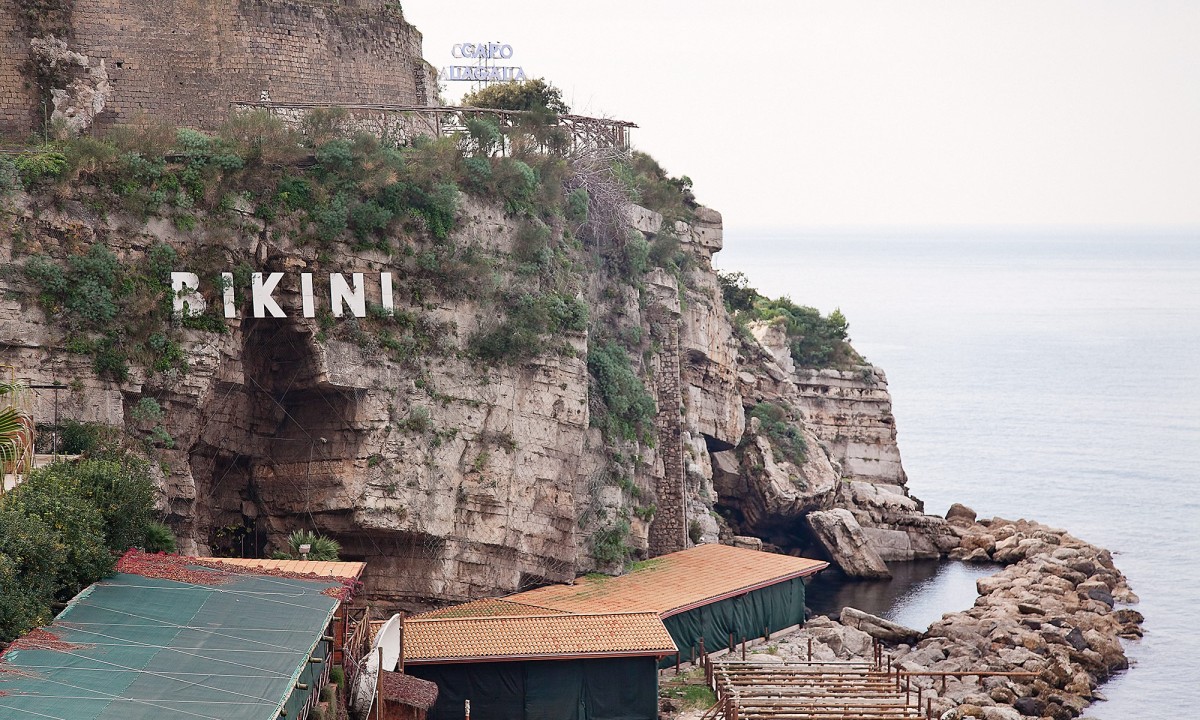 Esto no es Hollywood: 8 copias del mítico cartel de la meca del cine repartidas por el mundo 